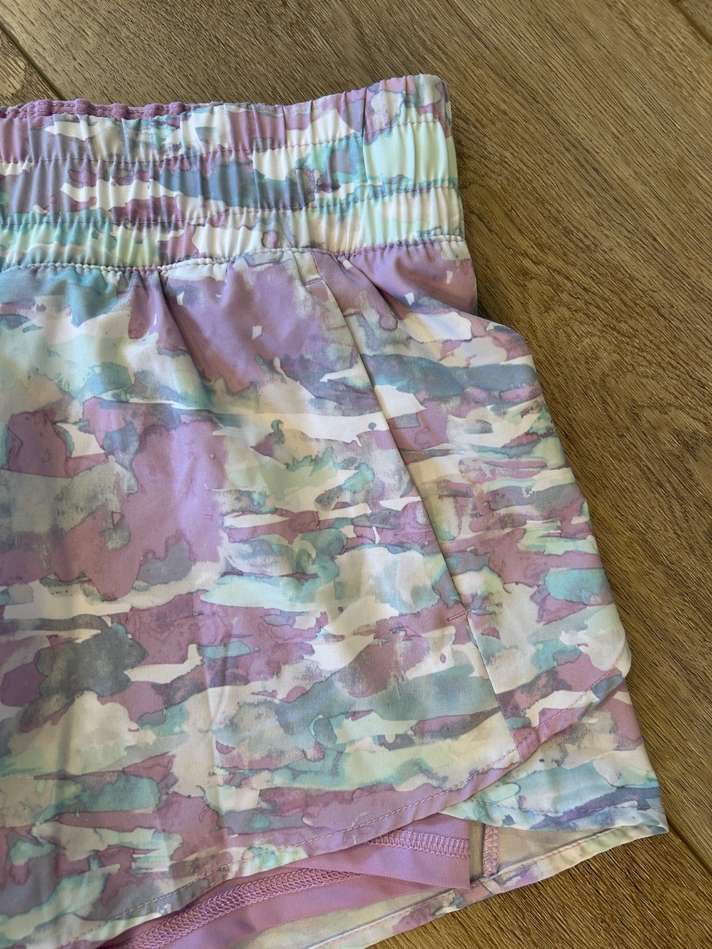 Avia Pastel Purple Camo Women’s Athletic Shorts m(8-10) - Picture 3 of 5